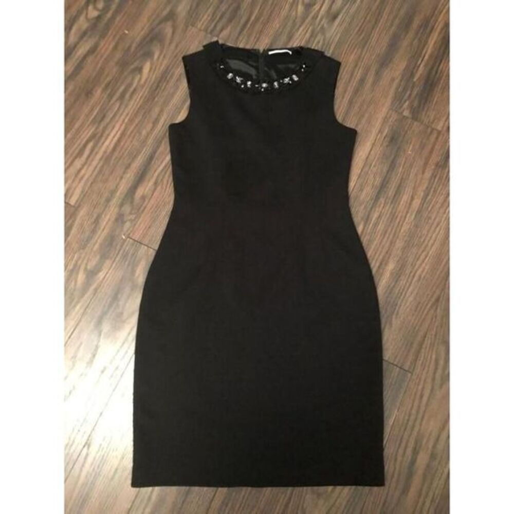 Tahari size‎ 6 black sleeveless jewelled